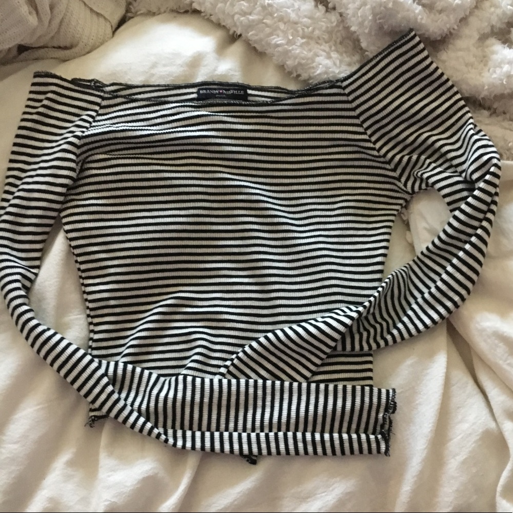 Brandy Melville off shoulder top